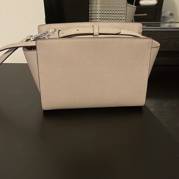 Michael Kors Selma Stud Bag - Picture 2 of 4